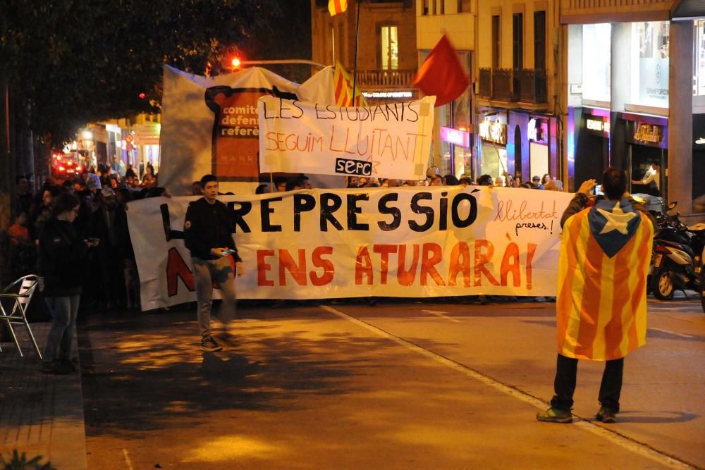 Uns 5.000 manresans surten al carrer per reclamar la llibertat dels exconsellers