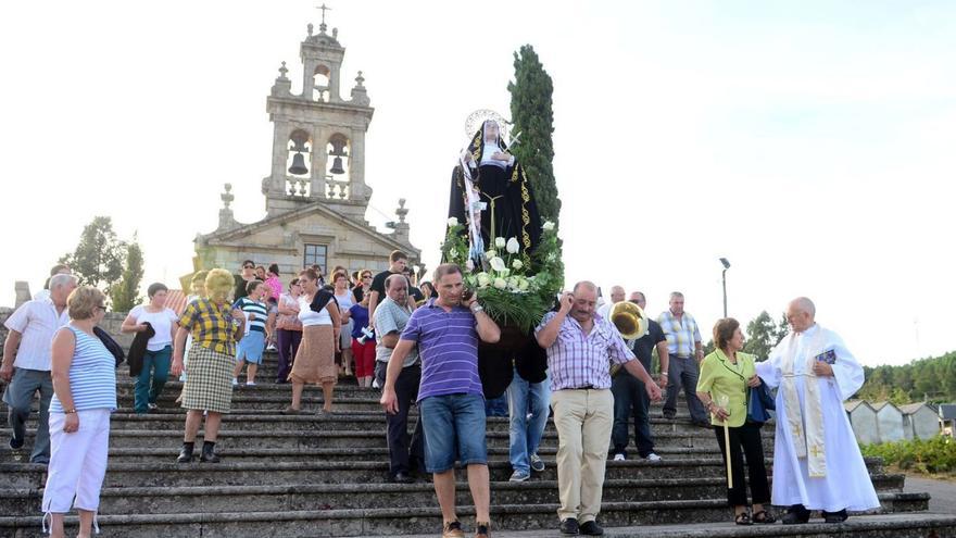 Procesión de la Virgen de los Dolores en Meis.| Noé Parga