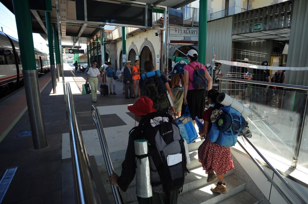 El desvío por Vilagarcía del tren Vigo-Ourense reaviva la demanda del servicio directo a Madrid. El cambio de recorrido fue un caso puntual como consecuencia del incendio forestal en Arbo