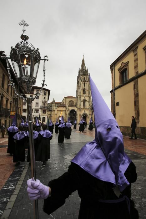 Procesión de la Soledad en Oviedo