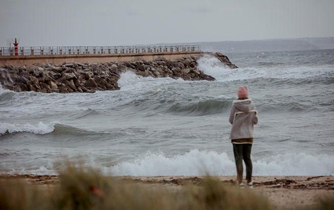 Sturm "Ana" fegt über Mallorca hinweg