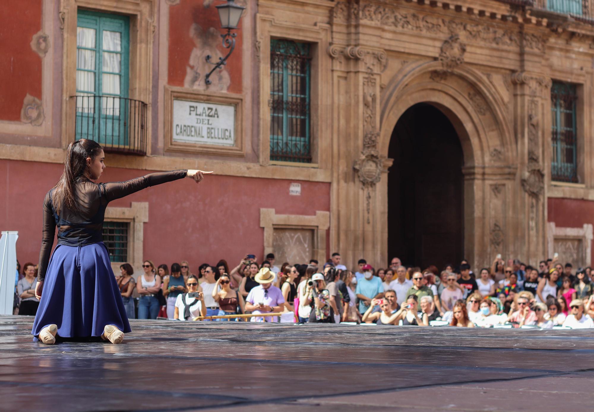 Exhibición de danza en la plaza Belluga de Murcia