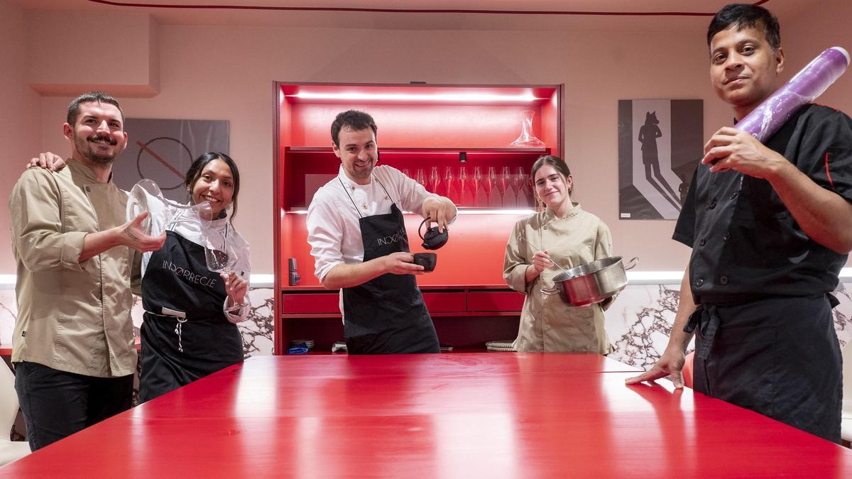 El equipo de Incorrecte: David Farrés, Gabriela Figueroa, Marcel Pons, Berta Huguet y Mohamed Al Amir.