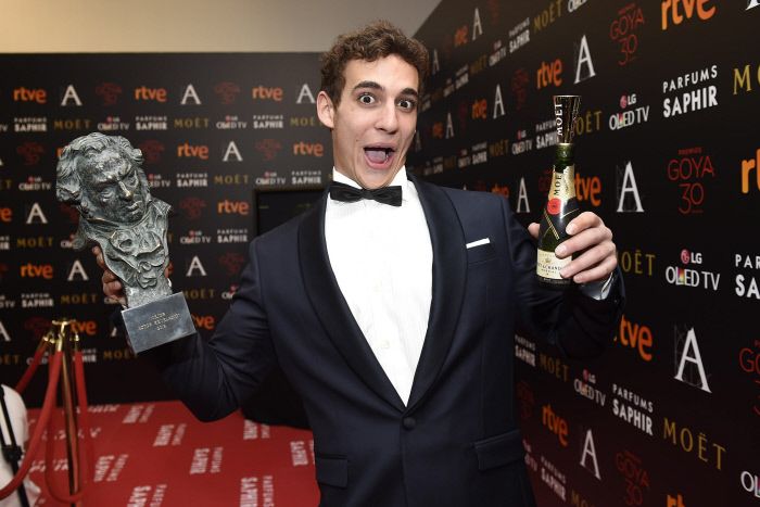 La alegría de Miguel Herrán tras alzarse con el Premio Goya
