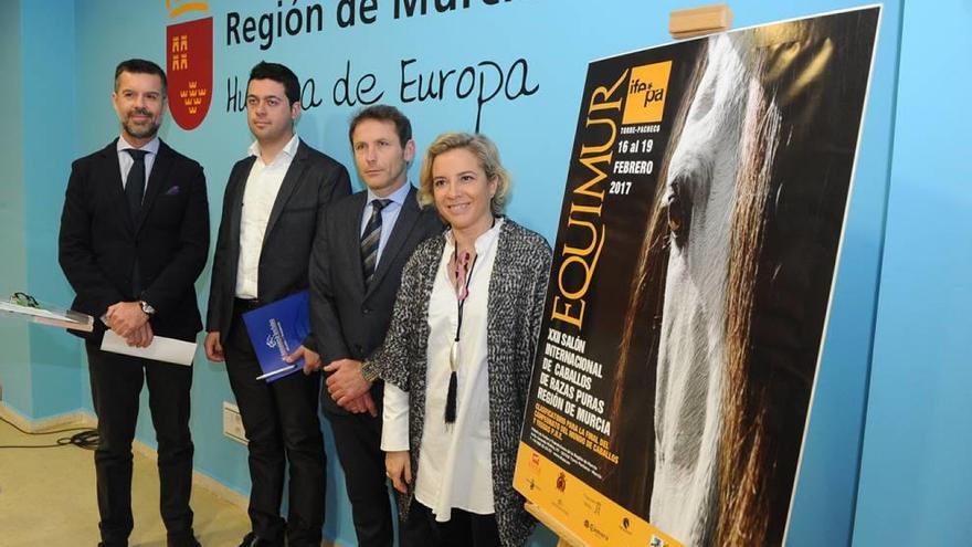 Miras, León y Martínez-Cachá, ayer durante la presentación de Equimur.