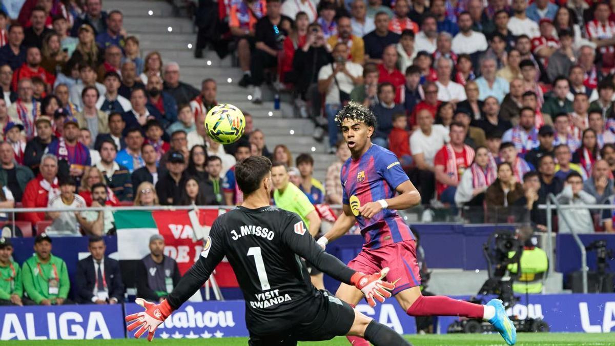 Flick: "Lamine estaba enfadado porque lo intentó todo y no salía"