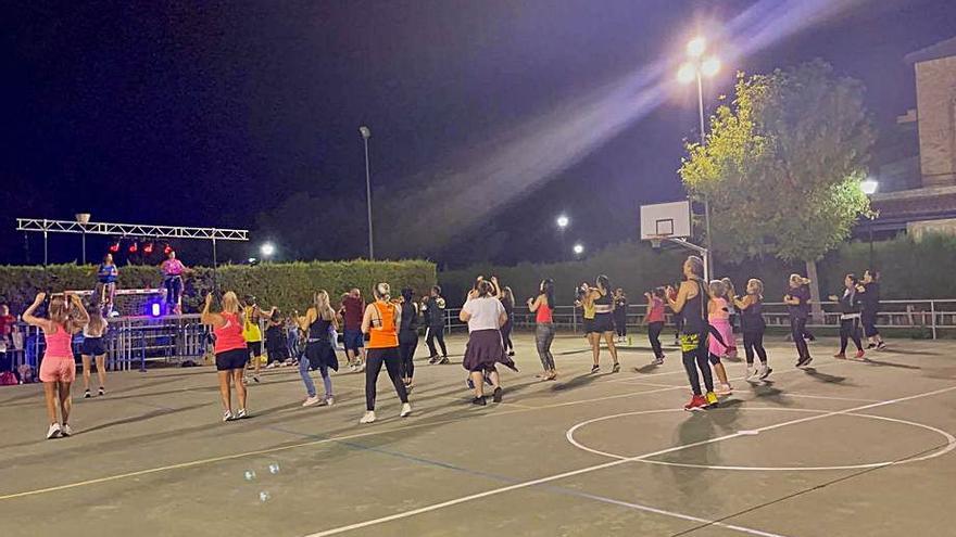 Se celebró una ‘masterclass’ de zumba. | SERVICIO ESPECIAL