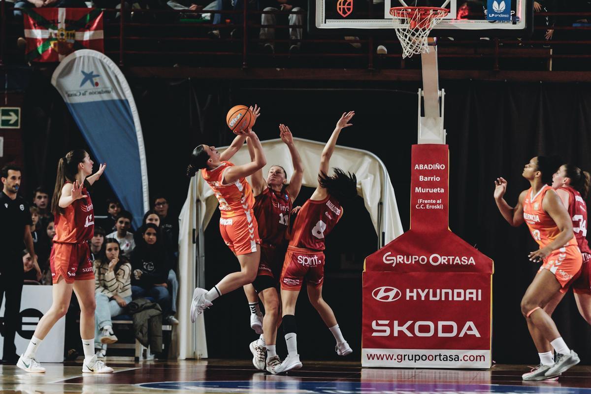 Elena Buenavida, en el regreso a la que fue su casa la temporada pasada, cedida con Awa Fam.