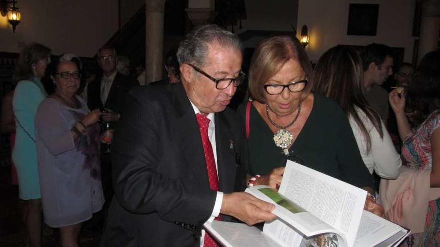 El exalcalde belmontín, premiado por los asturianos de Sevilla