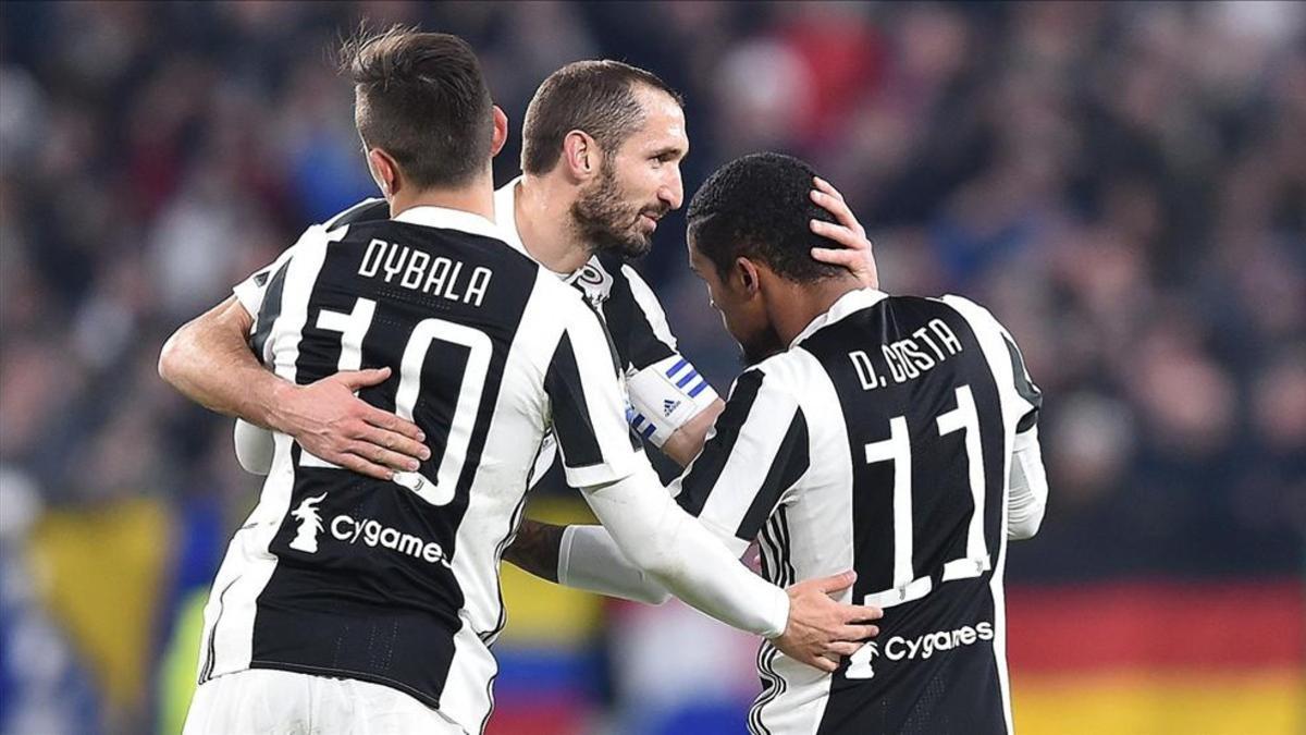 Chiellini, Dybala y Douglas Costa guiaron a los bianconeros hacia la victoria