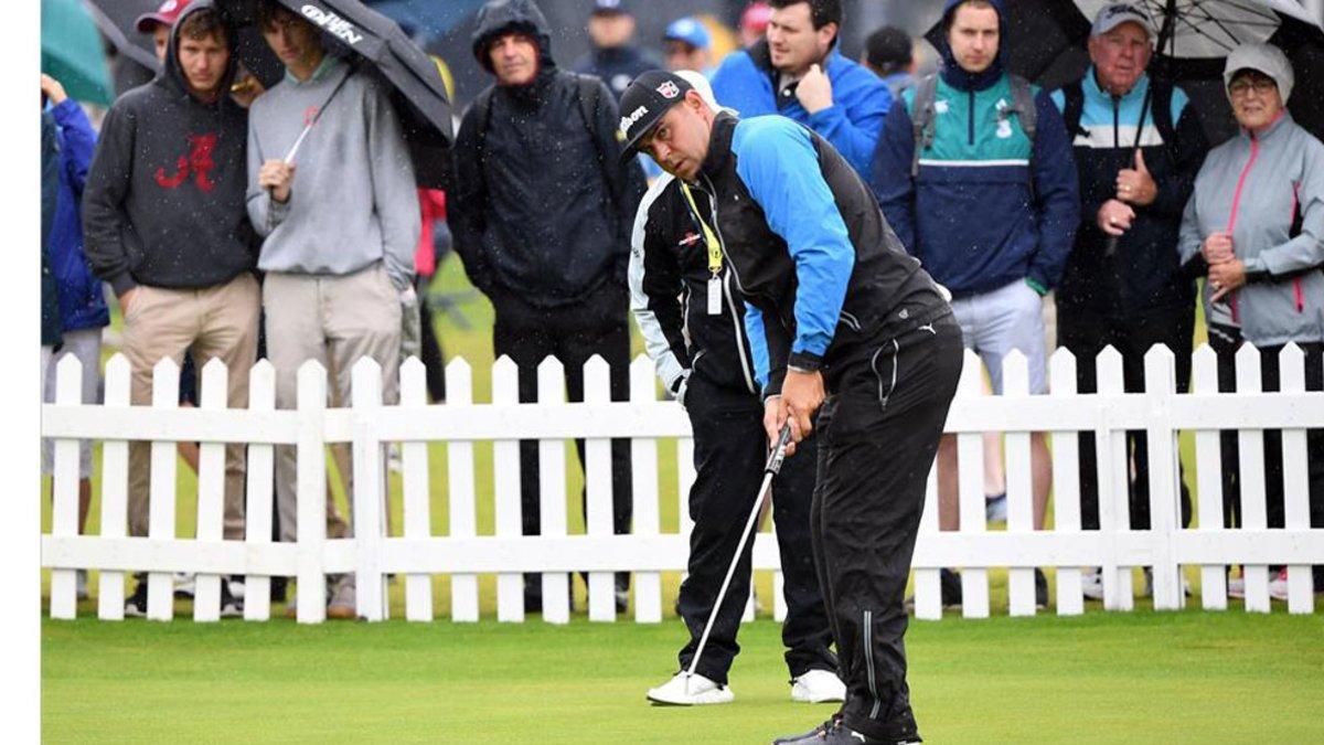 Koepka, uno de los favoritos, en el putting green previo al torneo