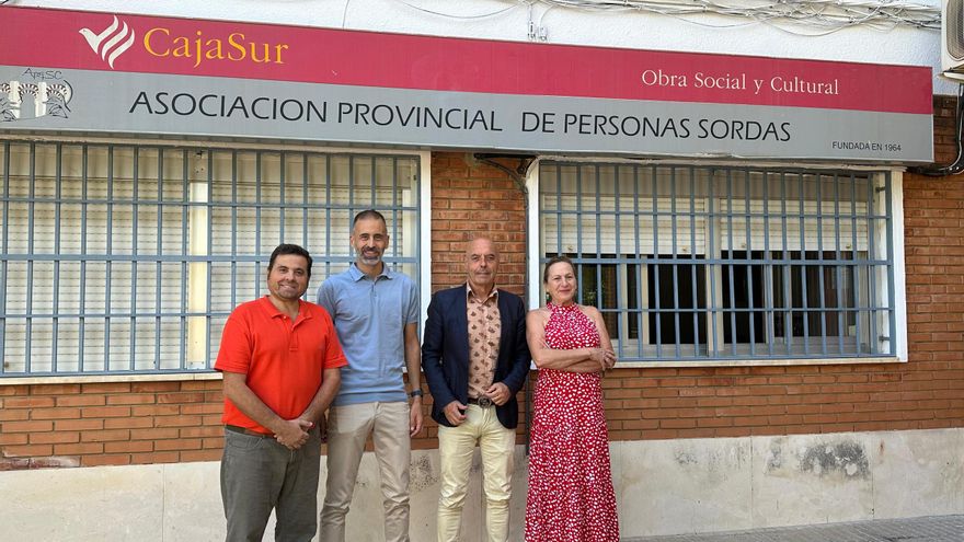 Las personas sordas reclaman viviendas de Vimcorsa adaptadas y accesibilidad en la web del Ayuntamiento
