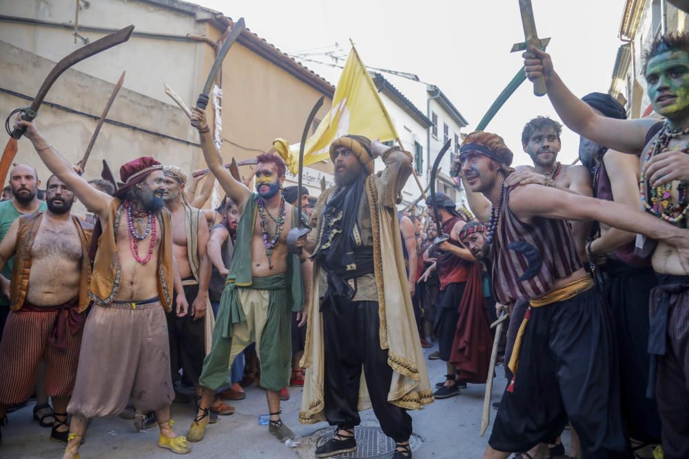 Pollença gana la batalla de la igualdad en los moros y cristianos