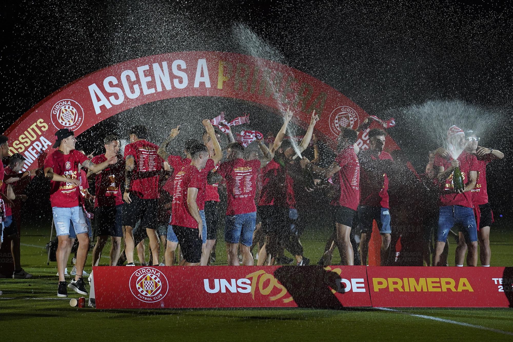 Les millors imatges de la rua de celebració del Girona i el Bàsquet Girona