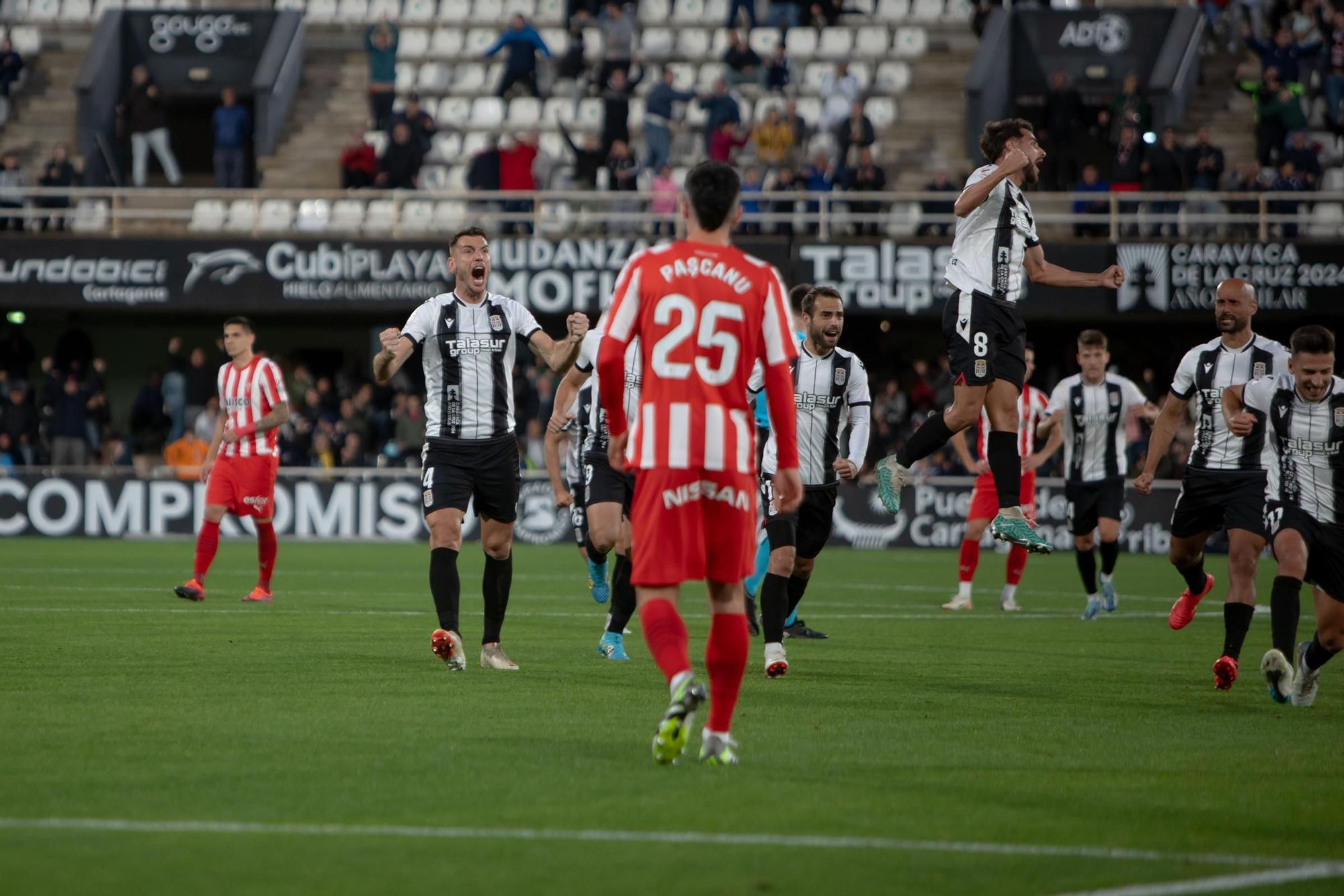 FC Cartagena - Sporting de Gijón en imágenes