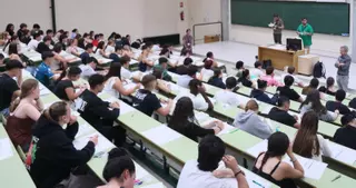 Textos sobre Delibes y la salud mental: así arrancó la PAU extraordinaria en Asturias para más de mil alumnos