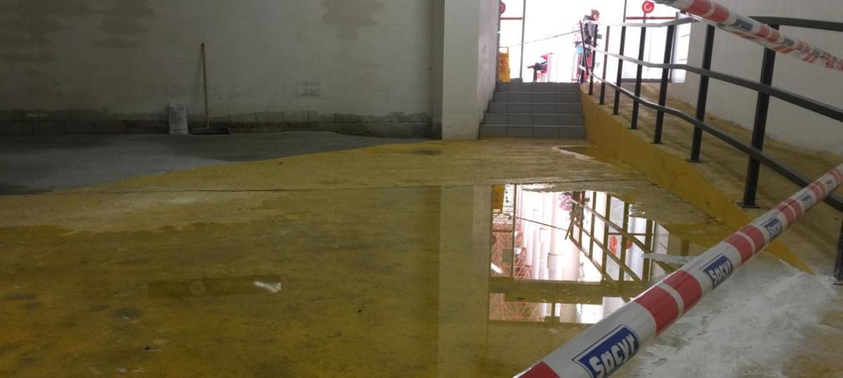La estación vuelve a anegarse por falta de presupuesto para acabar las obras