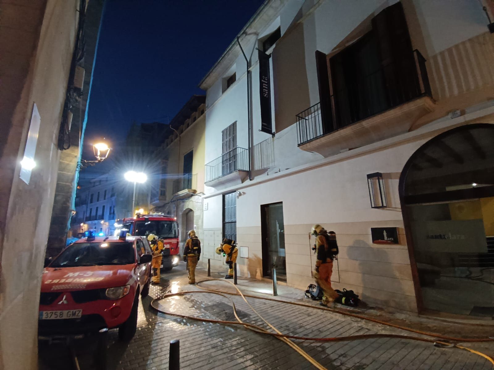 Desalojan un hotel del casco antiguo de Palma por un incendio en el spa