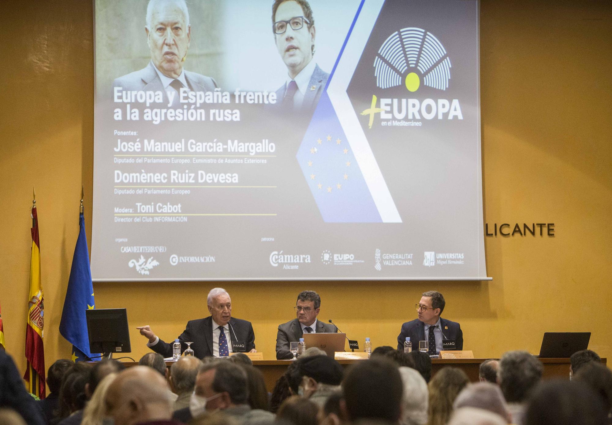 Los eurodiputados García-Margallo y Ruiz Devesa abordan los retos de España y Europa tras la agresión rusa a Ucrania