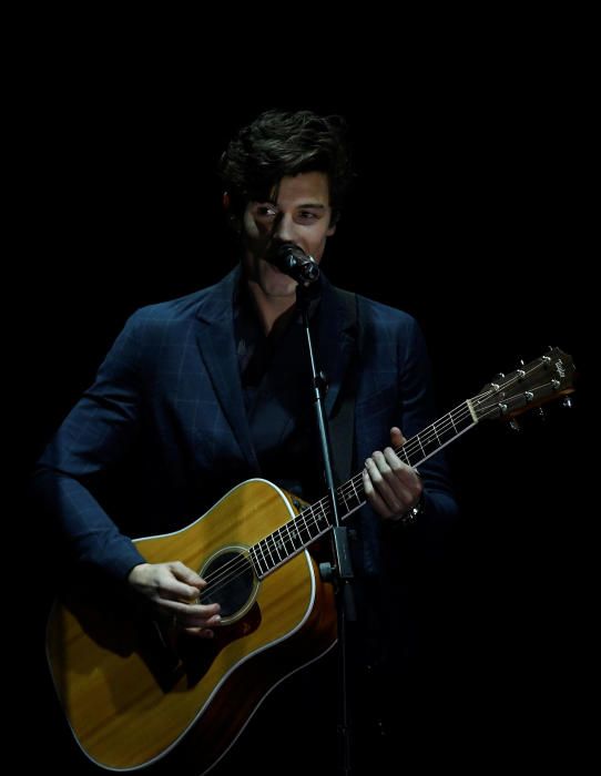 Canadian singer Shawn Mendes performs at the ...