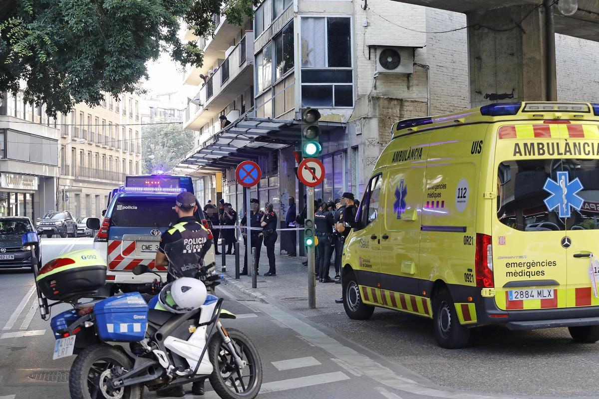 Una de les actuacions al bloc de pisos de la ronda Ferran Puig.