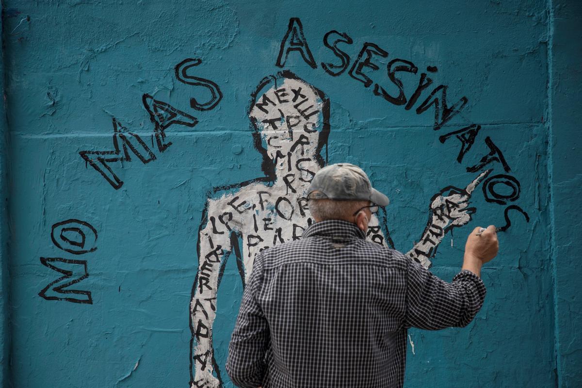 Mural en Ciudad de México para pedir justicia por los periodistas asesinados, el pasado 13 de febrero.