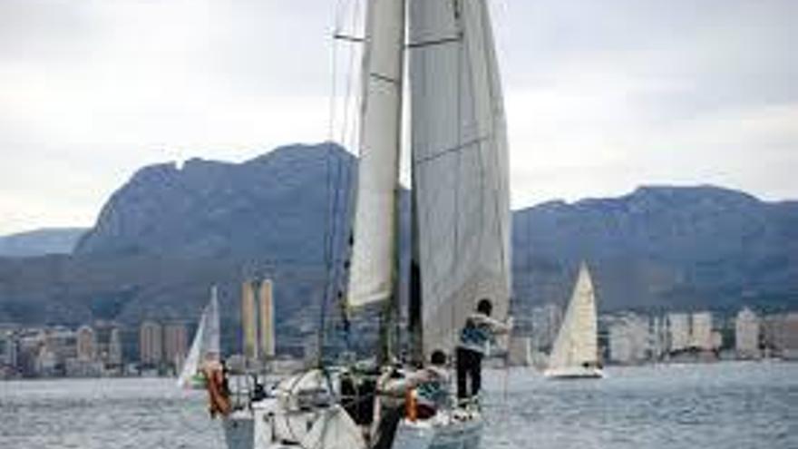 Un total de 25 embarcaciones participan en el Trofeo Presidente del Club Náutico Santa Pola
