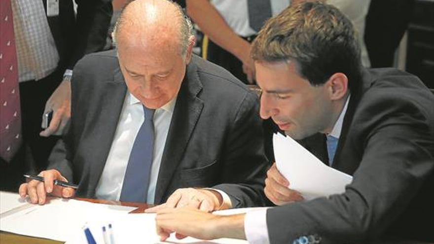 El Gobierno rehúye la comisión para investigar el ‘Fernándezgate’