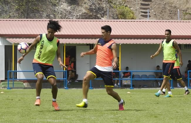 ENTRENAMIENTO DE LA UD LAS PALMAS Y ENTREVISTGA ...