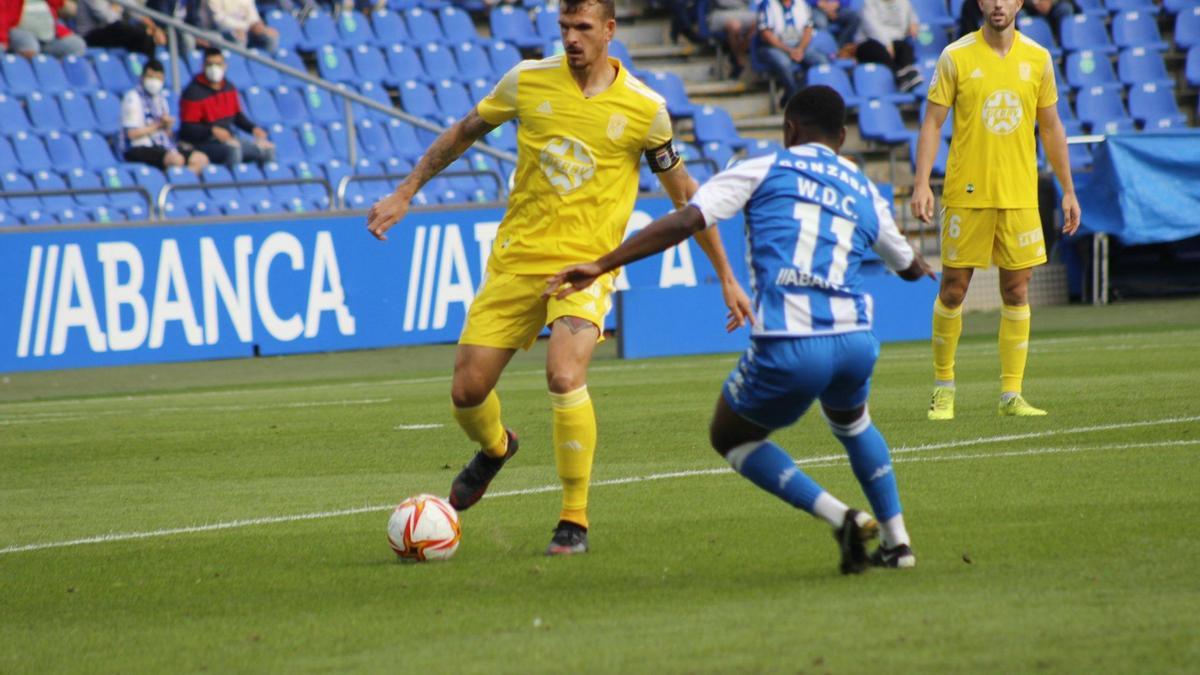 Pardo,  en el partido ante el Deportivo en Riazor