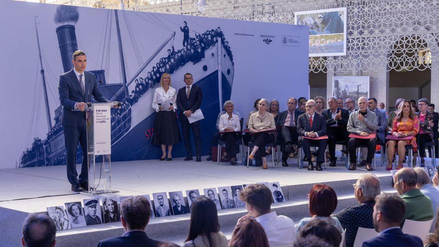 El presidente del Gobierno, Pedro Sánchez, ayer en el acto institucional por el Día del Exilio, en Alicante. | RAFA ARJONES