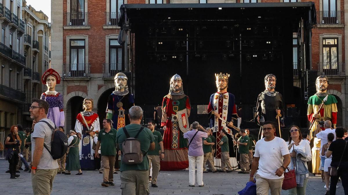 Los gigantes de Capitonis Durii subirán la Cuesta del Mercadillo en una de las actividades de Fromago