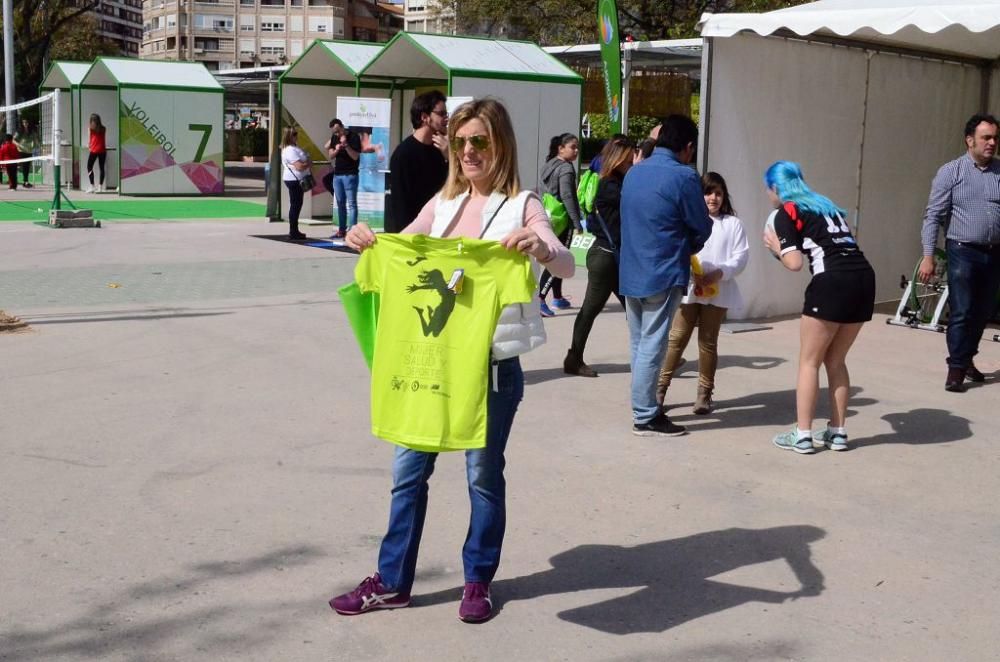 Entrega de dorsales de la III Carrera de la Mujer