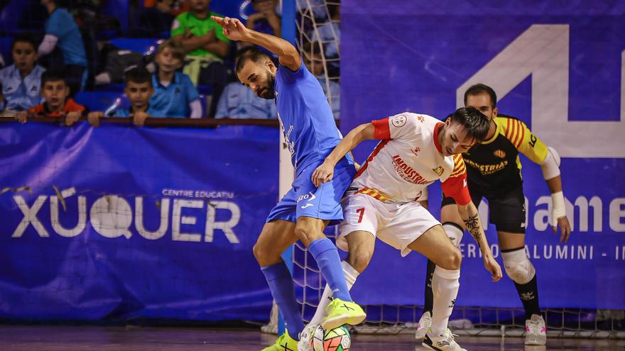 Carlitos se despide del Alzira FS tras año y medio de goles y un histórico ascenso a Primera