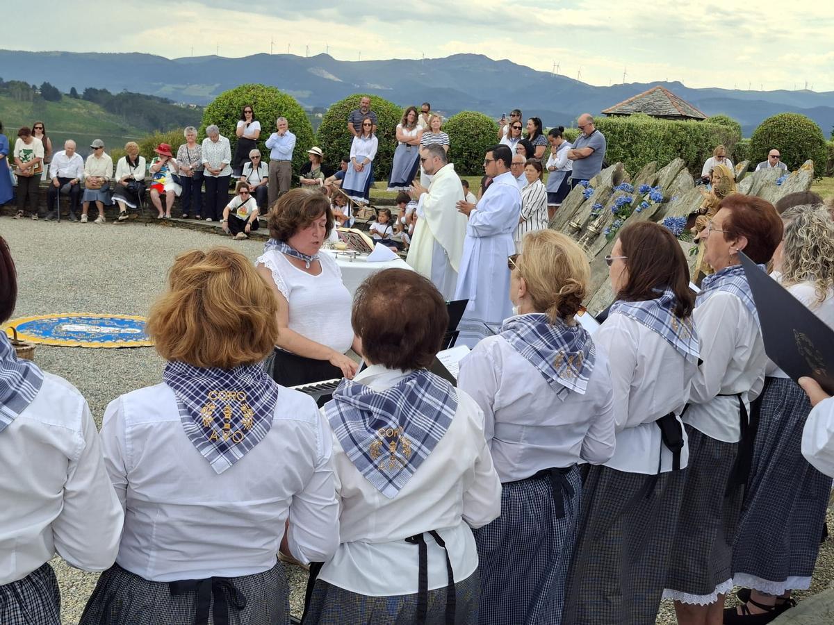 En imágenes: Coaña celebra en Ortiguera su "Día del Mar" más emotivo