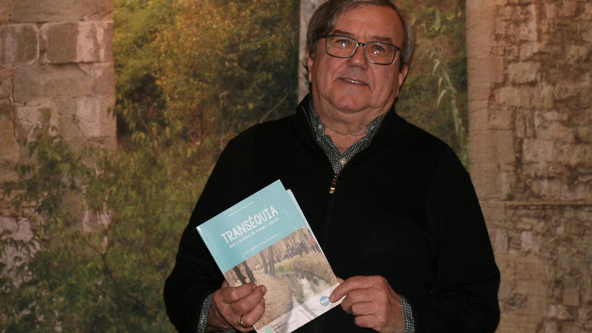 Francesc Comas, ahir al Museu de l'Aigua i del Tèxtil de Manresa, on avui presenta el llibre