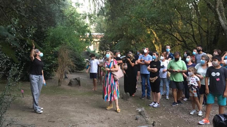 La visita guiada al Jardín Botánico de Coria llena el medio centenar de plazas