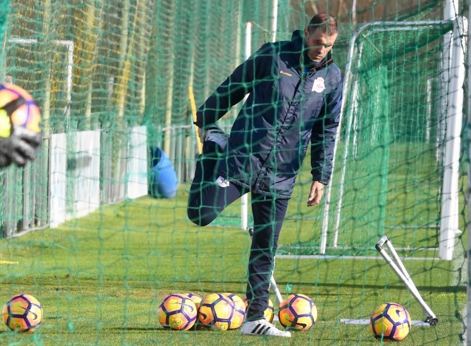 Primer entrenamiento del Deportivo con los 23 definitivos a disposición de Gaizka