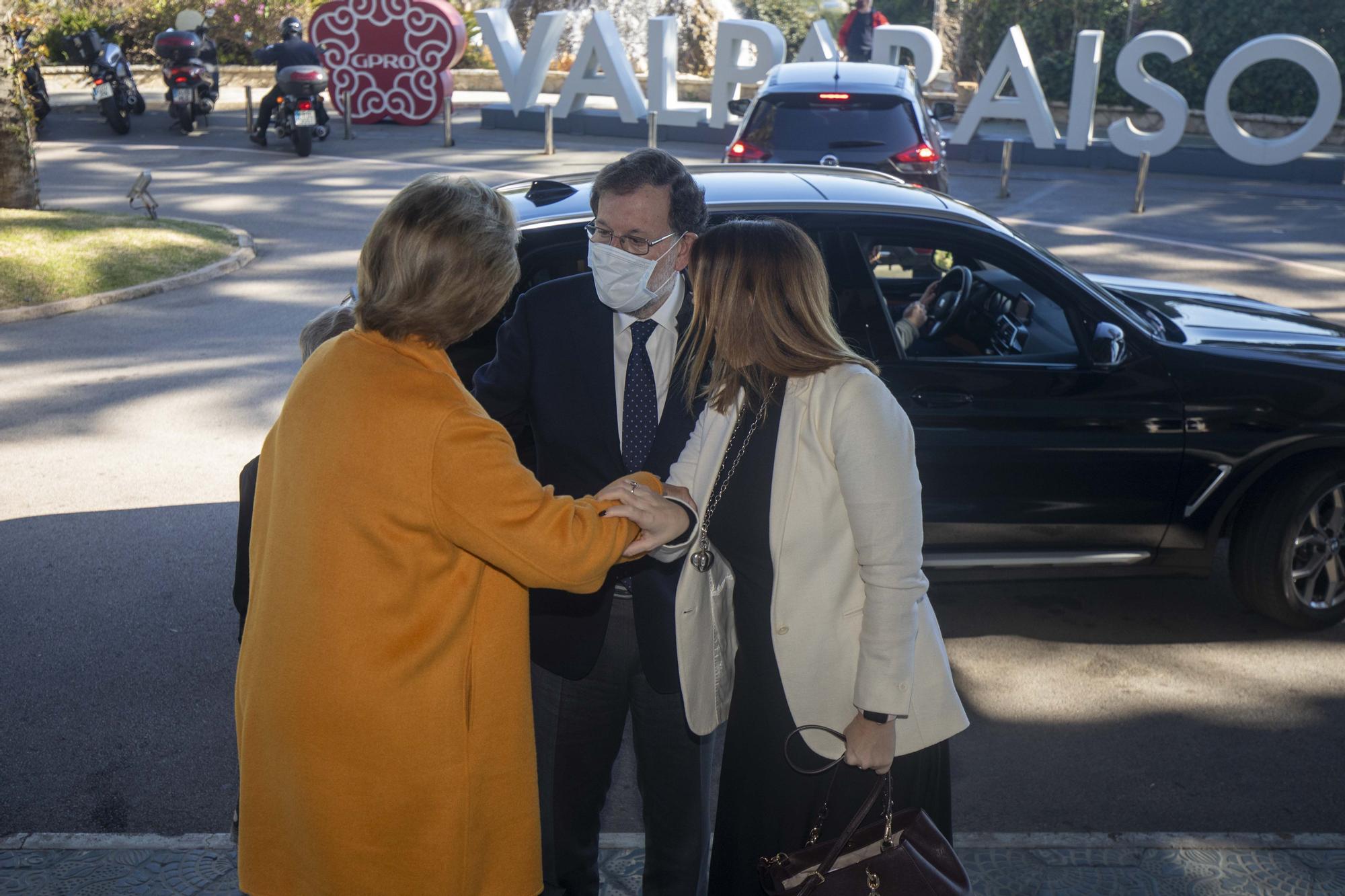 Rajoy, en Palma: "Por fortuna seguimos teniendo bipartidismo y rey"