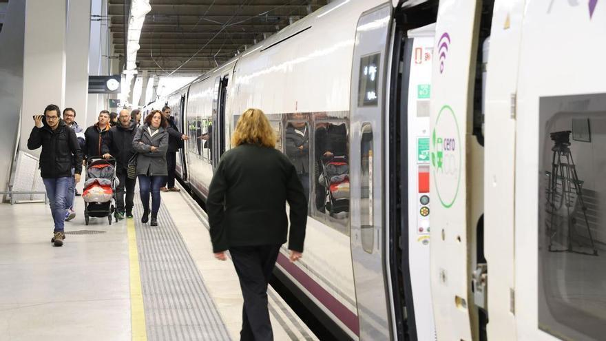 El Eje Atlántico entre Vigo y A Coruña ultima su primera expansión en más de una década: así son los plazos y la oferta del nuevo «Plan Galicia» de Renfe