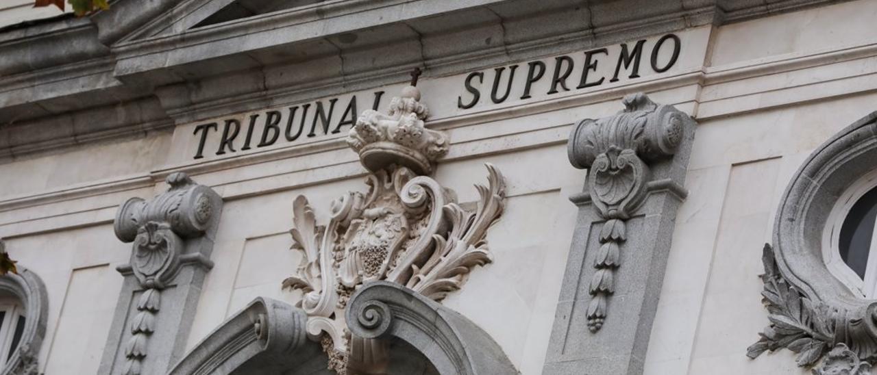 Detalle de la fachada del Tribunal Supremo