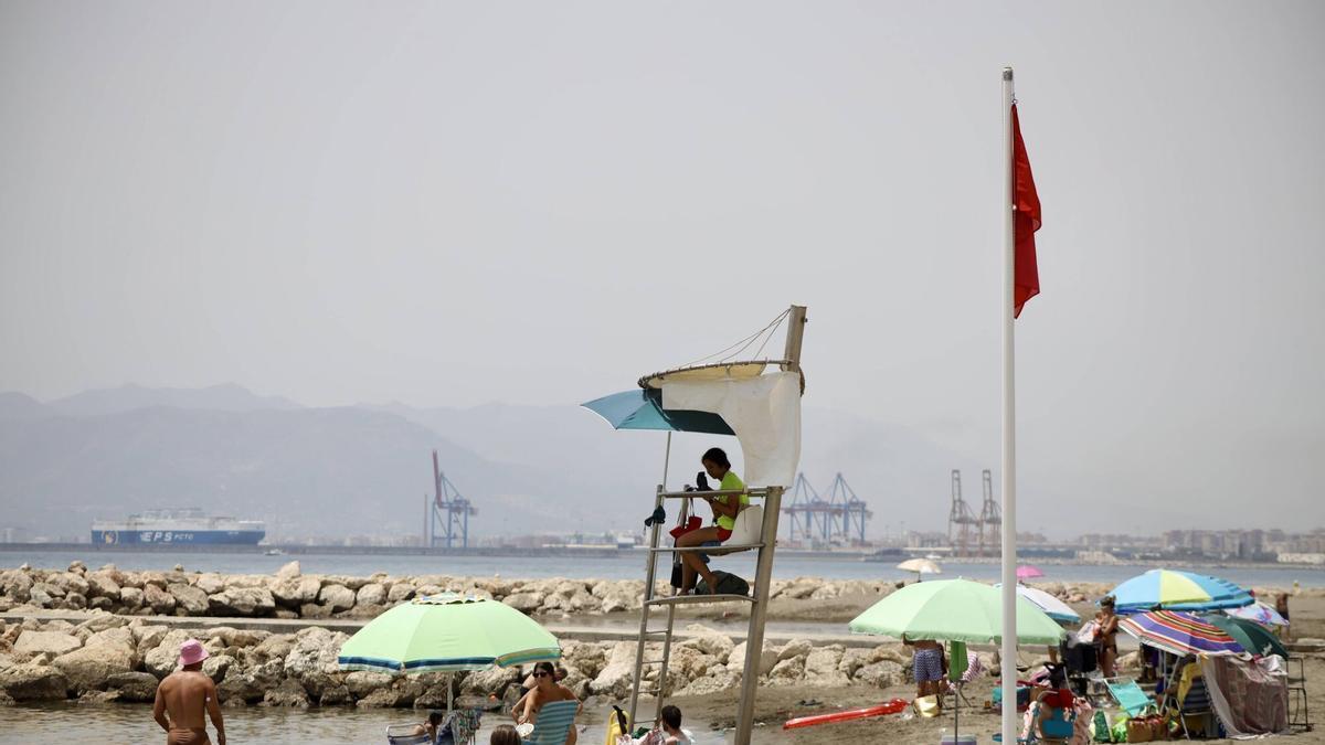 El ayuntamiento de la ciudad abre las playas de Pedregalejo y El Palo