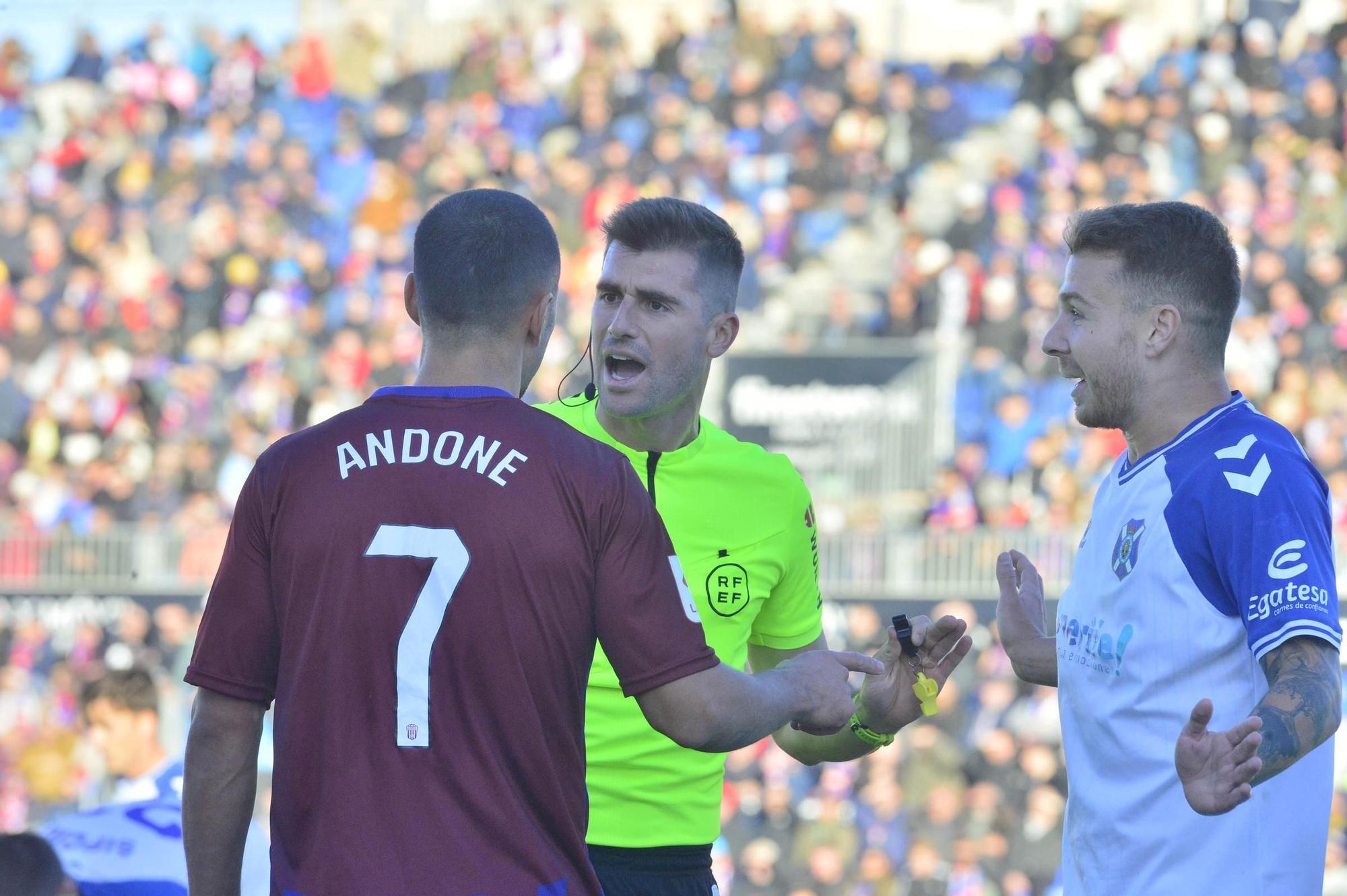 Descalabro en Elda frente al Tenerife (0-3)