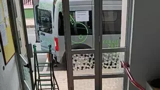 Vecinos de 130 viviendas públicas en El Caracol, en Telde, exigen a Visocan arreglos tras tuberías rotas, averías eléctricas y años de deterioro: «Hemos tenido que pagar de nuestro bolsillo»