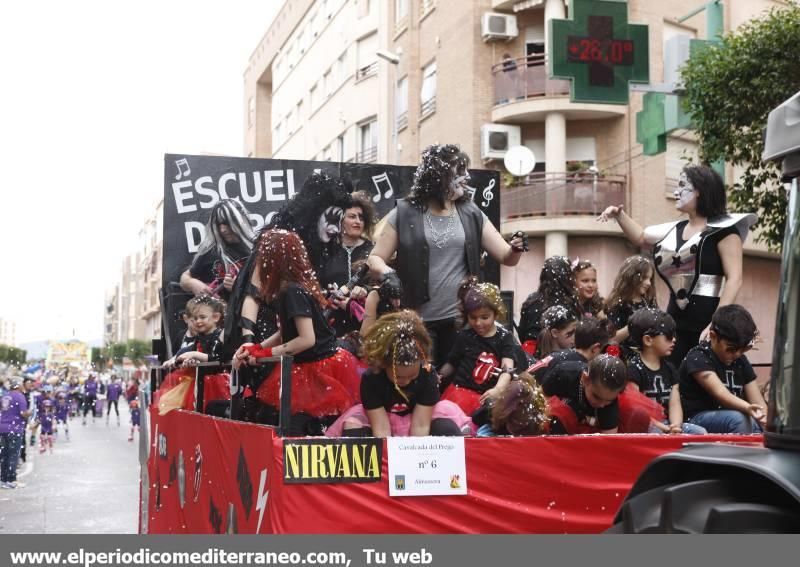 Almassora se llena de fiesta con la cabalgata