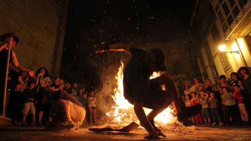 Tres rituales imprescindibles para la noche de San Juan en Galicia