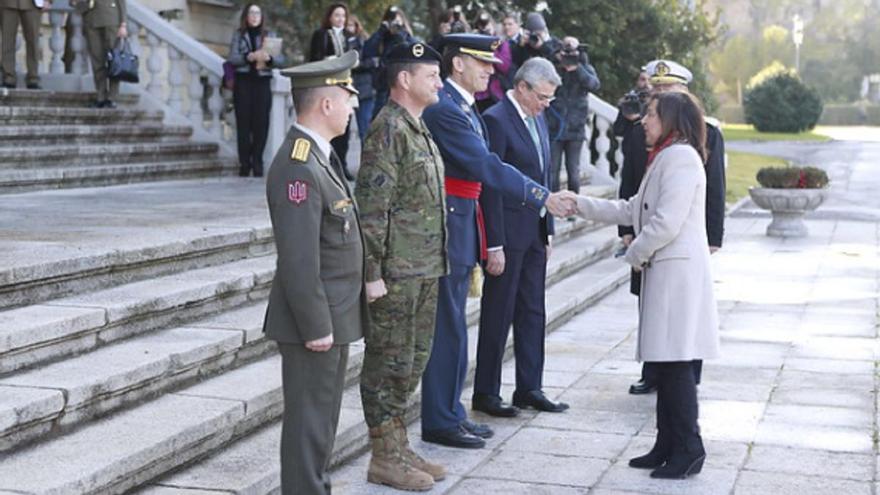 Ucrania condecora a una treintena de militares españoles por formar a sus Fuerzas Armadas