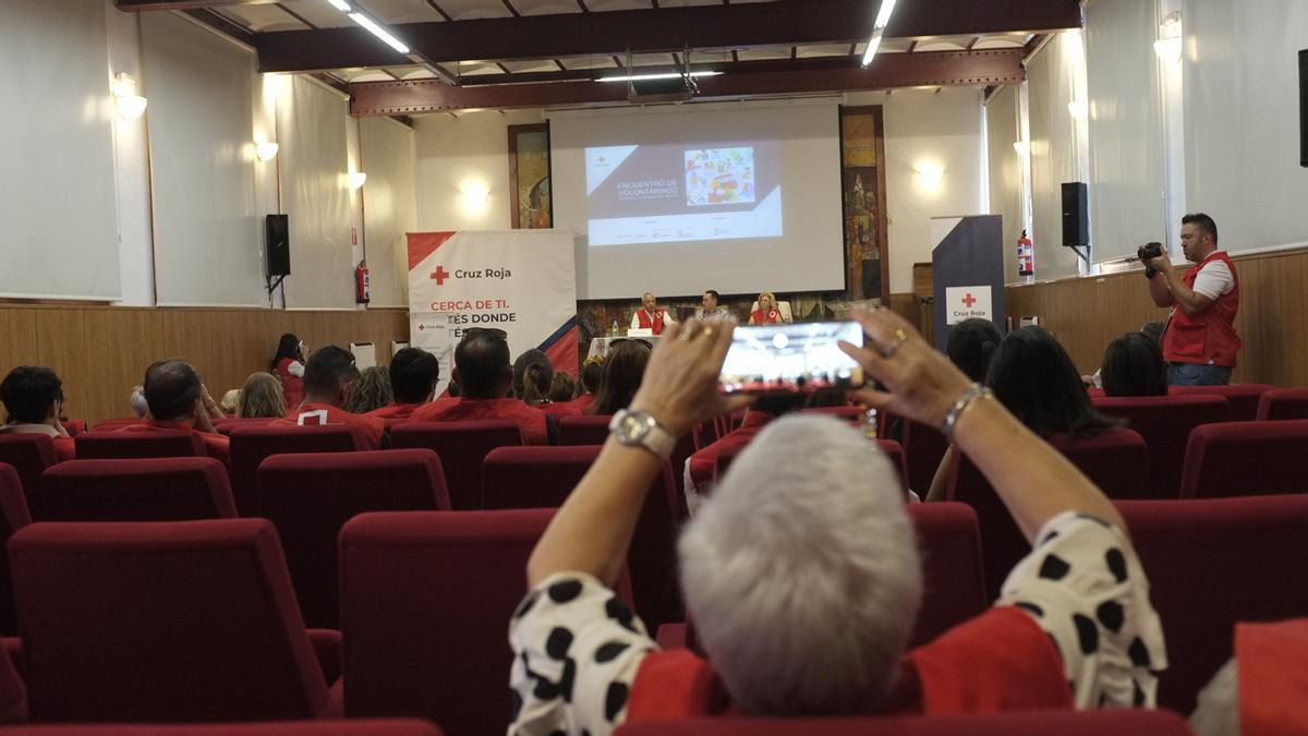 Acto inaugural del encuentro en el salón de actos de la Casa de Cultura La Encomienda.