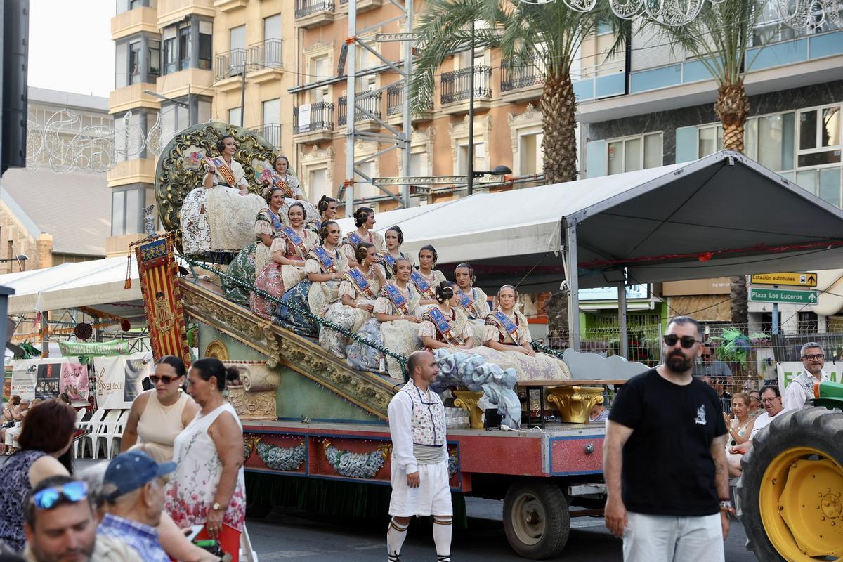 Así es el Desfile Folclórico de las Hogueras de Alicante