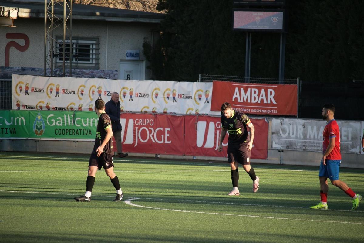 Adrián Redondo 'Puky', durante el encuentro ante el CD Zuera.